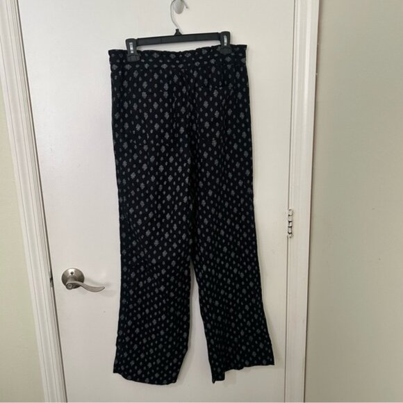 Jolt | Black and White print paperbag pants | Size Medium - Picture 7 of 7